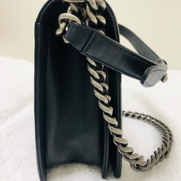 100% Authetic Boy Chanel Handbag Medium - Color : : Navy - Picture 7 of 16